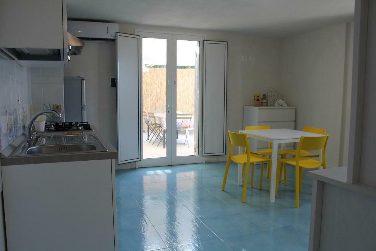 Acquamarina House On The Beach Apartment อัลกาโมมารีนา ภายนอก รูปภาพ