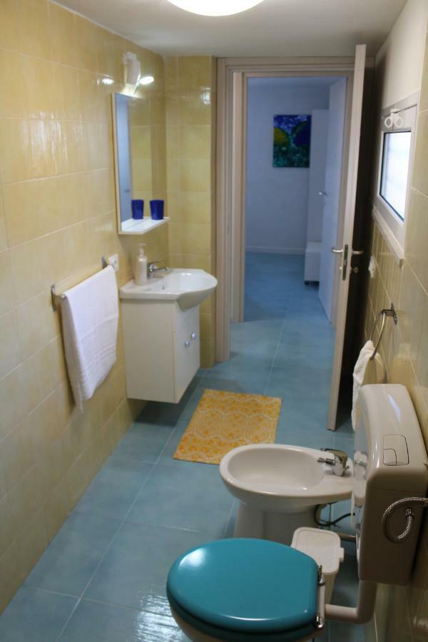 Acquamarina House On The Beach Apartment อัลกาโมมารีนา ภายนอก รูปภาพ