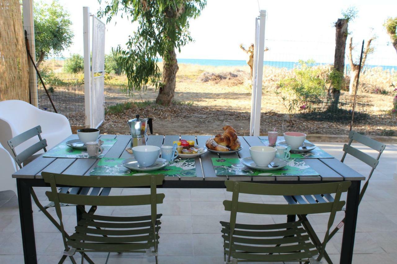 Acquamarina House On The Beach Apartment อัลกาโมมารีนา ภายนอก รูปภาพ